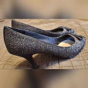 Liz Clayborne Sabrina Women's Peep-Toe Black Gold Brocade Pump Size 10M